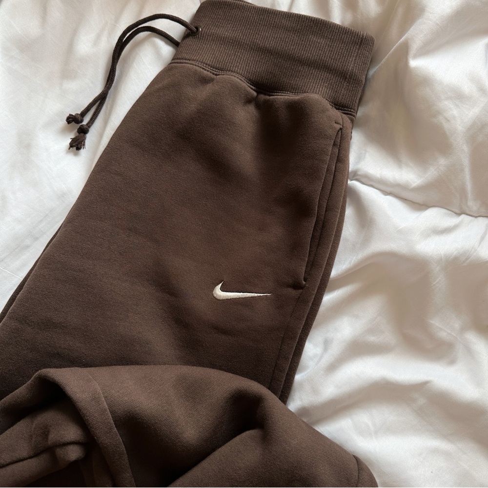 NIKE Phoenix Fleece High-Waisted Oversized Pants Brown